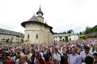 10.000 de credincioşi au participat la hramul Putnei (GALERIE FOTO)