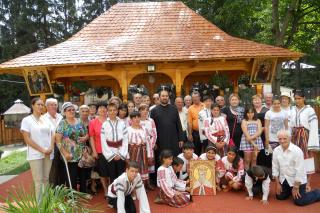 Activitate pentru copii şi bătrâni la Săcăluşeşti-Agapia
