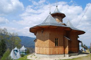 Sărbătoare deosebită la Mănăstirea Corlăţeni - Pojorâta