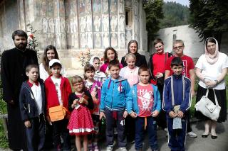 Copiii din Parohia "Sfinţii Trei Ierarhi" din Piatra Neamţ, în pelerinaj