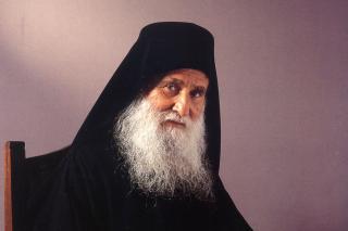 Dialoguri la Athos (15) - Cum se face că Domnul într-un loc zice: „Nu judecaţi”, iar în altul: „Judecaţi judecată dreaptă”(Ioan 7, 24)?