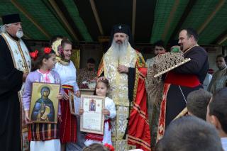 Aşezământul social al Parohiei Găneşti, sfinţit de IPS Mitropolit Teofan (GALERIE FOTO)