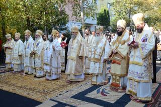 Biserica „Binecredinciosul Voievod Ştefan cel Mare şi Sfânt“ din Iaşi, sfinţită de nouă ierarhi