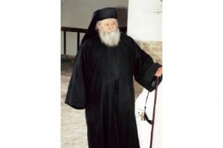 Trăirea pilduitoare a stareţului octogenar - Arhimandritul Victorin Oanele, la vremea culegerii roadelor