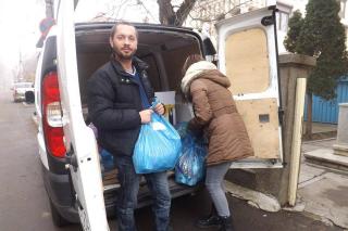 Campania „Copiilor săraci cine le oferă daruri?“ a ajuns la final