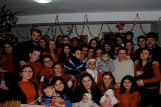 Concerte de colinde ale tinerilor atoreni din Piatra Neamţ