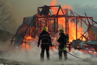 Centrul eparhial şi seminarul din Suceava, distruse în urma unui incendiu