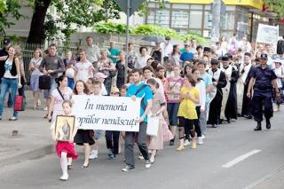 „În studenție, șansa ta la mântuire este ajutorarea acestor copii lipsiți de apărare”