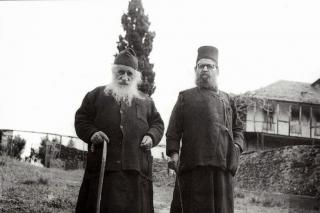 Evlaviosul şi simplul Ilie, primul său dascăl – Viața părintelui Haralambie Dionisiatul (11)