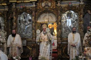 Prima zi de Crăciun la Catedrala arhiepiscopală din Roman