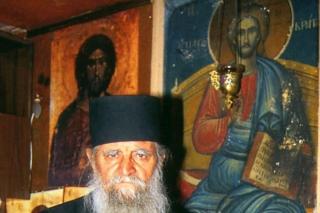 Dorul după Dumnezeu a stins dorul de părinţi – Viața părintelui Haralambie Dionisiatul (28)