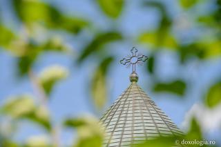 Mănăstirea Războieni sau lupta cu veacurile