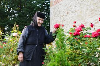 Măicuța Varvara de la Războieni