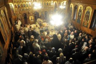 Seară de rugăciune la Mănăstirea Valea Budului