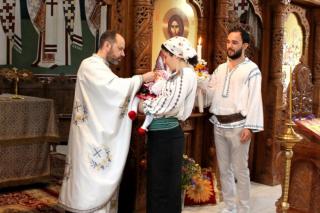 Împărtăşirea preoţilor şi a credincioşilor