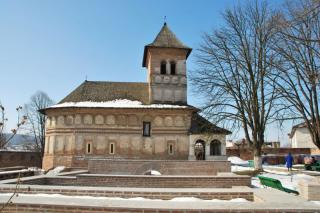 Prezență arhierească la două lăcașuri de cult mehedințene