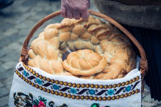 Dacă cineva îți aruncă pietre, tu dă-i pâine