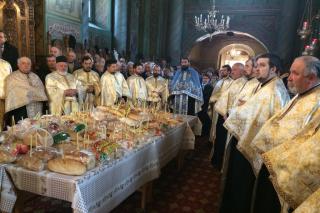 Zi de sărbătoare la Biserica "Sfântul Gheorghe" din Roman