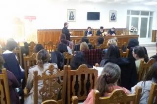 Profesorii de religie şi reprezentanţii APOR s-au reunit la Bacău