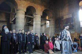 „Oamenii sunt chemați să-și împroprieze la măsura ființei lor marea taină a răstignirii, morții și îngropării Domnului Hristos”