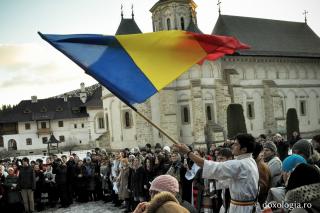 Arhimandritul Dometie Trihenea – Trăind curat, vom merge pe urmele lui Hristos