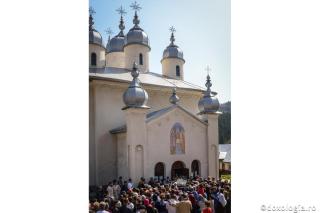 Sfânta Biserică și oastea sa