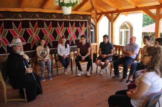 IPS Ioachim, în vizită la asociaţia de la Hârja