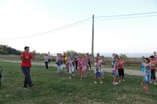 Tabără la Mănăstirea Balş pentru tinerii din Bivolari
