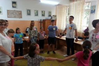 Şcoli de vară pentru tinerii din Eparhia Romanului şi Bacăului