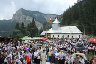 IPS Teofan: „Fără Lumina care este Hristos, orbecăim, parcurgând drumuri care nu duc nicăieri”