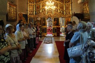 Sfântă Liturghie arhierească şi sfinţire de casă parohială la Biserica „Sfântul Pantelimon“ din Iaşi