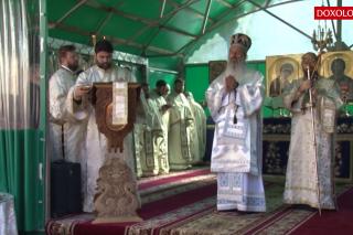 Liturghie arhierească de hramul „Adormirii Maicii Domnului” la mănăstirea Bistrița din Neamț