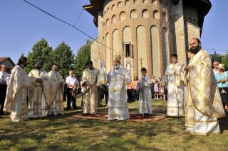 Slujbe arhiereşti la Biserica Precista din Bacău