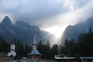 Vizită arhierească la Centrul Pastoral-Misionar de la Mănăstirea Caraiman