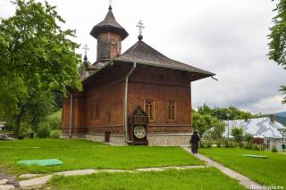 Umblați în dragostea lui Dumnezeu!