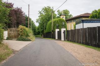 Drumul către Mănăstirea Sfântul Ioan Botezătorul din Essex, Anglia