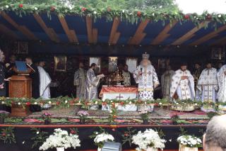 Sfinţiri de biserici în protopopiatele Săveni şi Bacău