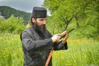 Între a putea şi a trebui