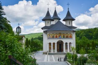 Biserica - şcoala mântuirii