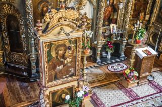 iconostas Maica Domnului