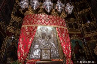 Icoana Sfintei Ana cu Maica Domnului de la Mănăstirea Bistrița