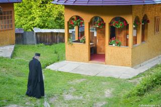 În multe privinţe, de vieţuirea vechilor monahi putem doar să ne minunăm