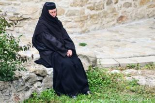 Primul așezământ al vieții monahale - neagoniseala (1)