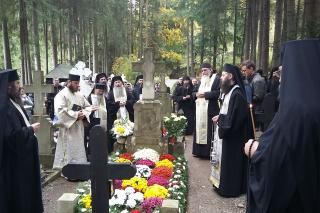 Sfânta Liturghie și Parastas la un an de la trecere la Domnul a părintelui arhimandrit Victorin Oanele