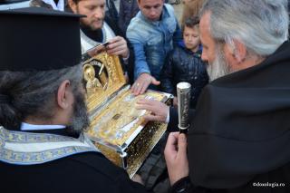 Pelerinii și-au luat rămas bun de la racla cu moaștele Sfântului Ioan Gură de Aur