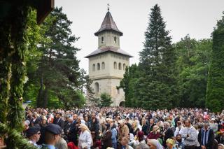 Teologia megafoanelor, noua preocupare a domnului Cristian Bădiliţă
