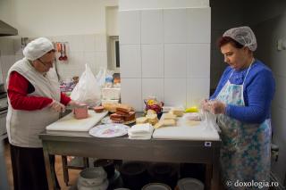 Hrană pentru pelerinii Sfintei Parascheva - galerie foto