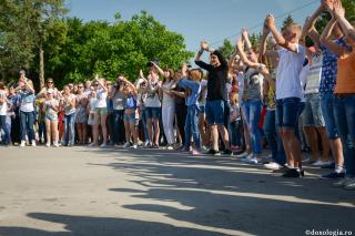 Fii cu luare aminte la laude şi defăimări