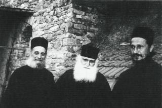 Părintele Emilianos Simonopetritul împreună cu mitropolitul Athanasie Jeftic şi părintele Efrem Katunakiotul