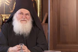 (Video) Arhimandritul Efrem Vatopedinul – Mărturii despre Părintele Dionisie de la Colciu